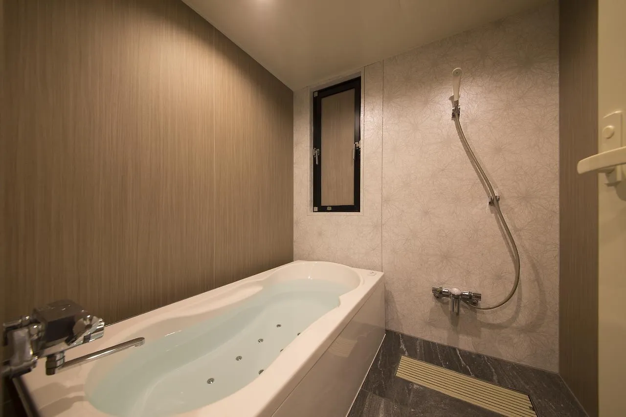 אוסקה ルトゥール難波 Retournanba 男塾ホテルグループ (Adults Only) 2*,  יפן